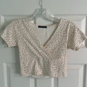BRANDY MELVILLE  FLORAL TOP (one size)